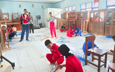 Pembelajaran Teaching Factory (TeFa) di SMKN 1 Tanjungsari : Meningkatkan Keterampilan dan Daya Saing Lulusan